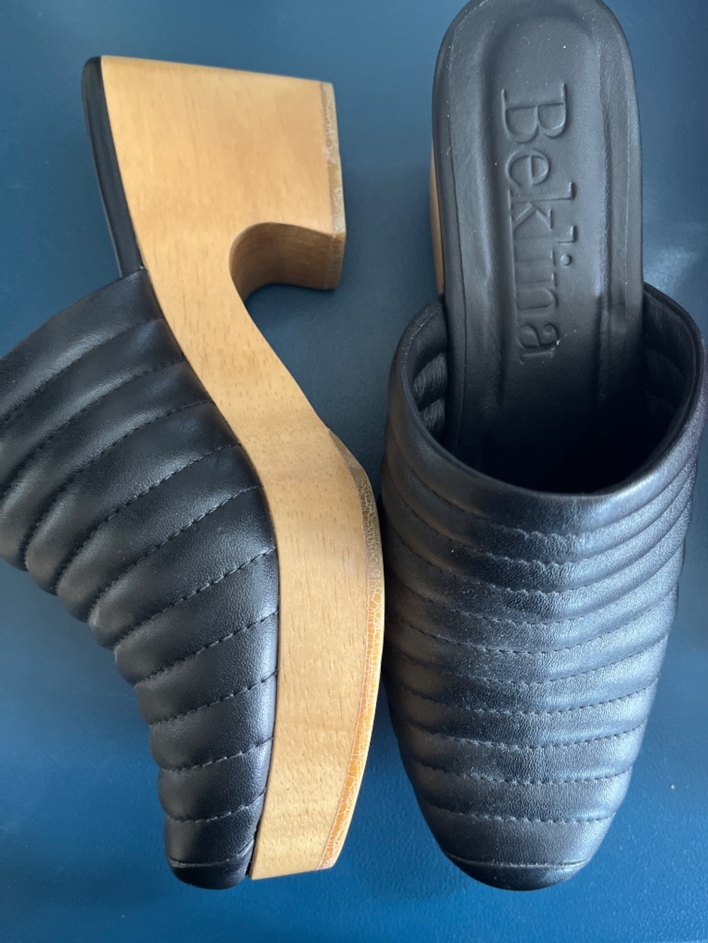 Beklina Ribbed Clogs, Size 8 - Picture 3 of 6